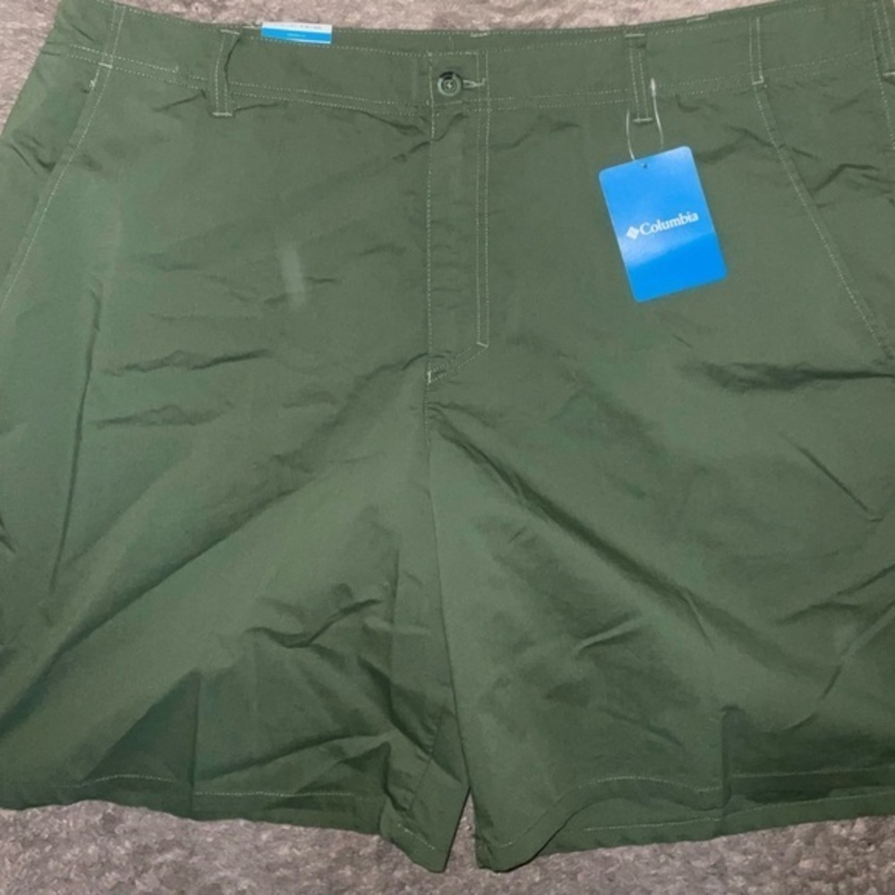 New Columbia Men's Pine Canyon Weekend Shorts 8" Inseam - Size 42 Waist Green